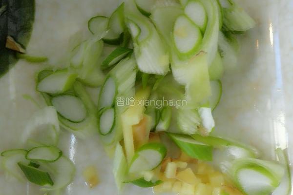 素炒韭菜绿豆芽的做法图解3