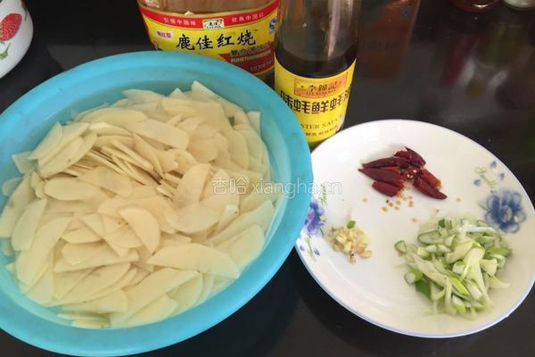 蚝油土豆片的做法图解1