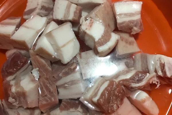 芋头红烧肉的做法图解2