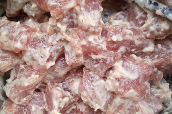 菠萝咕噜肉的做法图解2