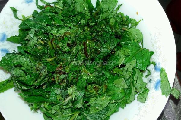 青红辣椒鲜姜大蒜拌薄荷的做法图解3