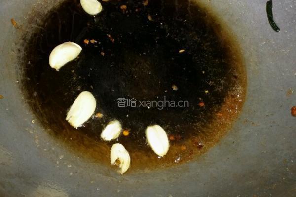 大蒜炒金豆的做法图解2