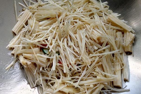 金针菇炒肉的做法图解6
