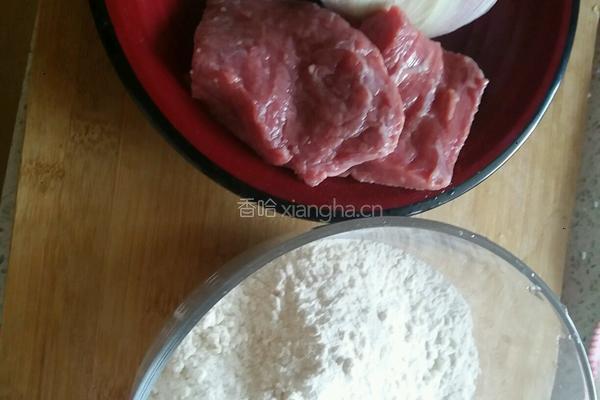 牛肉饼的做法图解1