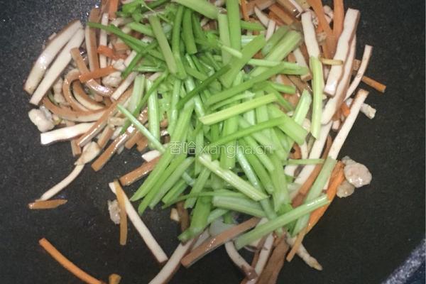 芹菜炒香干 肉肉版的做法图解6