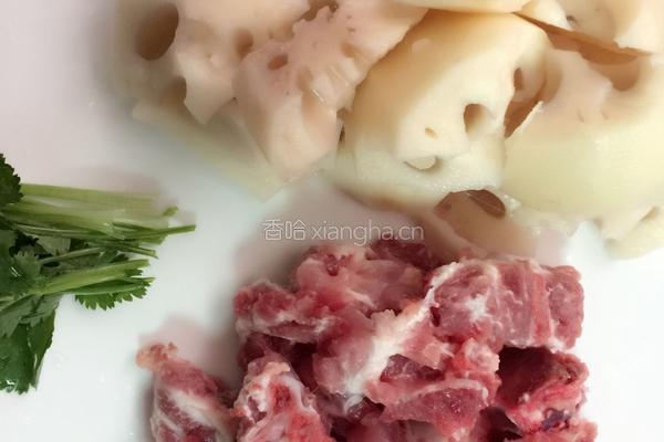 排骨莲藕汤的做法图解1