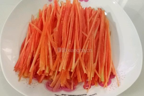 鱼香胡萝卜丝的做法图解2