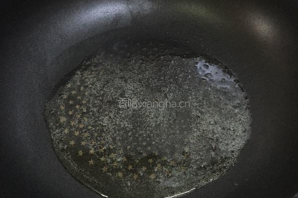 韭菜小炒鱿鱼须的做法图解3