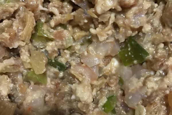 虾仁炸茄盒的做法图解2