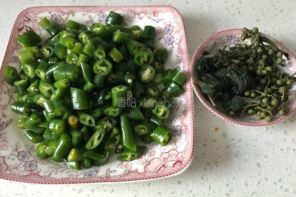 三椒辣子鸡的做法图解10