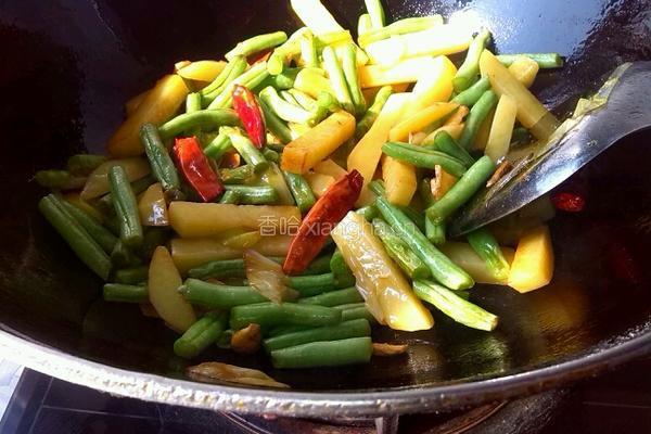 土豆炖豆角的做法图解7