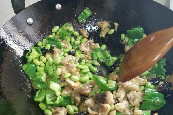 毛豆炒鸡拐筋的做法图解3