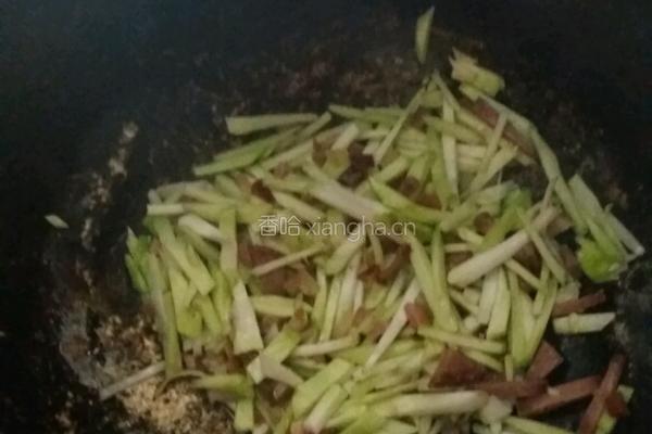 腊肉菱白的做法图解5