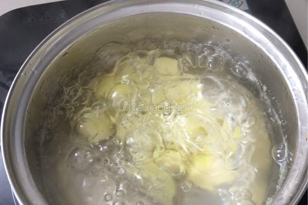 薯茸鲜虾牛肉披萨的做法图解2