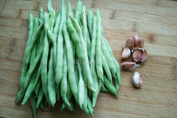 蒜沫四季豆的做法图解1