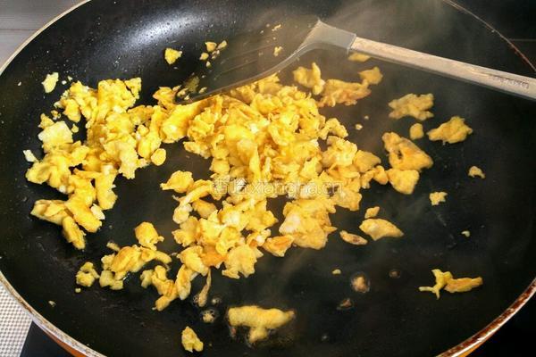 火腿肠蛋炒饭的做法图解4