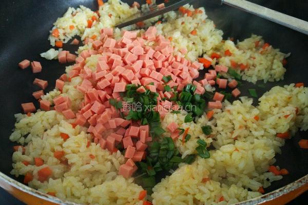 火腿肠蛋炒饭的做法图解8