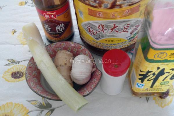 酱焖鲫鱼酱的做法图解2