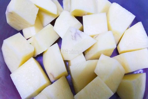 土豆炖茄子的做法图解3