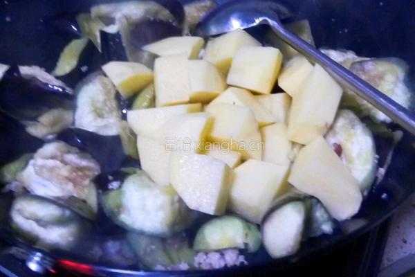 土豆炖茄子的做法图解9
