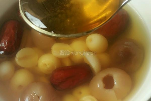 莲子红枣蜜糖水的做法图解4