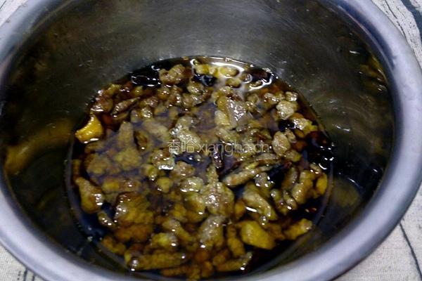 自制香菇肉酱的做法图解3