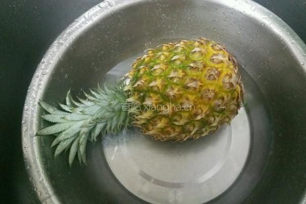 菠萝炒饭的做法图解1