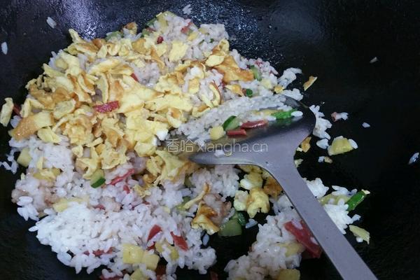 菠萝炒饭的做法图解13