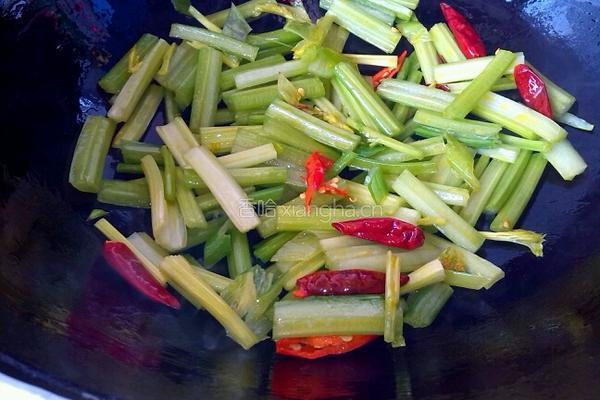 西芹炒豆腐干的做法图解5