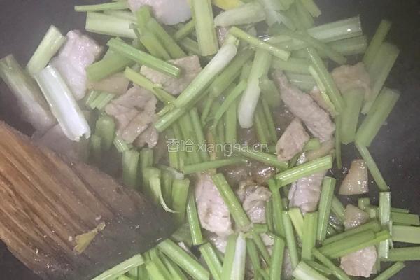 芹菜炒肉片的做法图解5