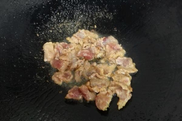 洋葱炒肉的做法图解2