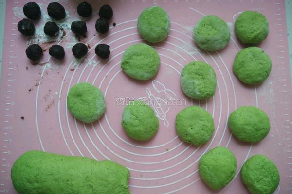 小树叶豆沙饼的做法图解7
