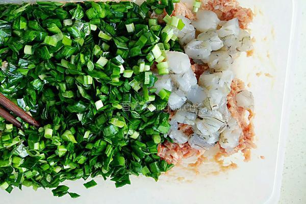 韭菜虾仁玫瑰花煎饺#年夜饭的做法图解5