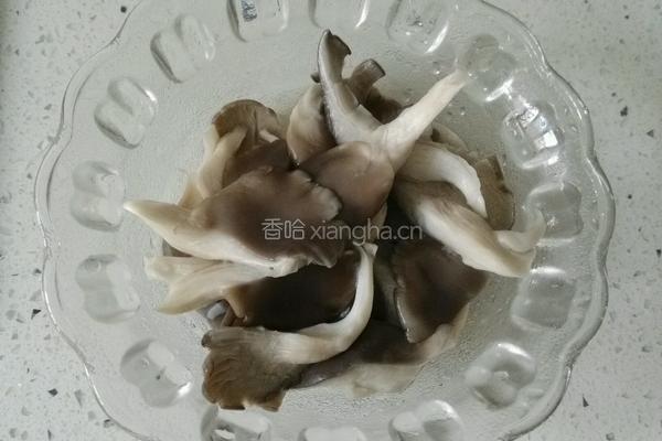 鲜蘑油菜小炒肉的做法图解6