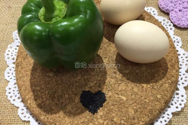 彩椒煎蛋的做法图解1