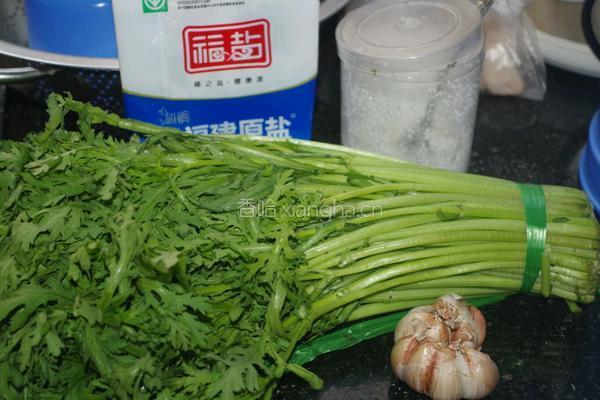 清炒茼蒿菜的做法图解1