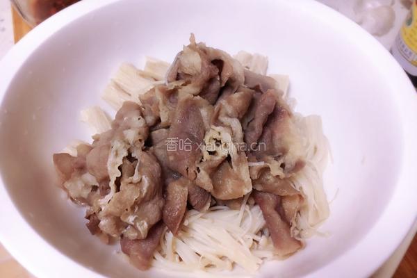 麻酱金针菇肥牛的做法图解1