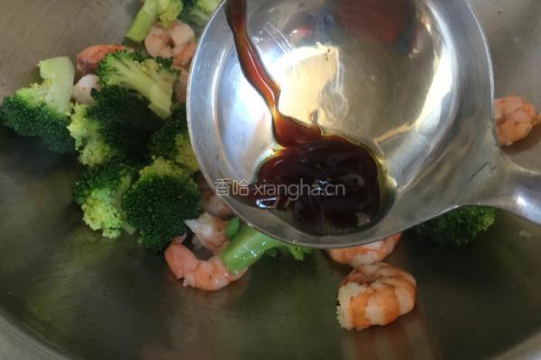 西兰花炒虾仁的做法图解6