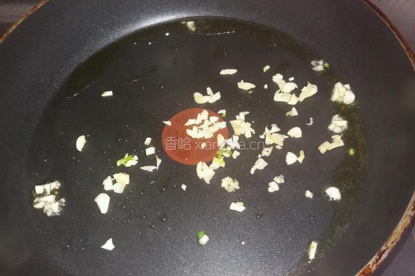 香蒜煎烟熏火腿的做法图解3
