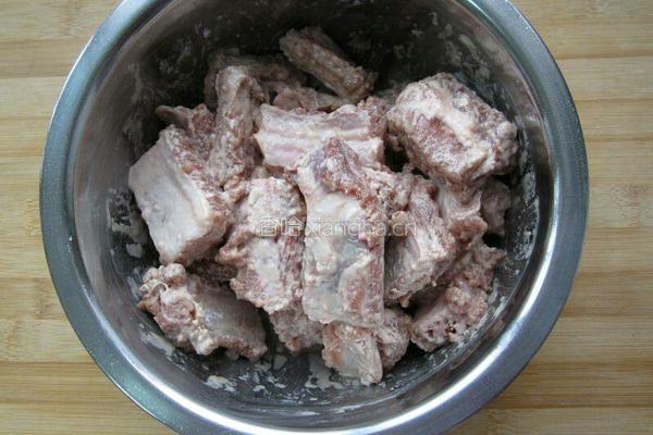 酸甜排骨的做法图解2