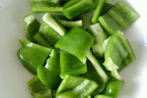 青椒土豆片的做法图解2
