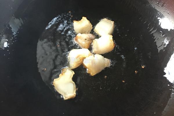腊肉烧咸鱼的做法图解3