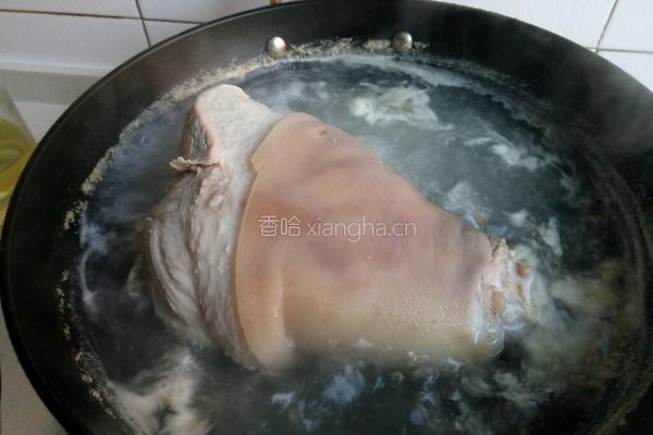 红枣焖猪肘的做法图解4