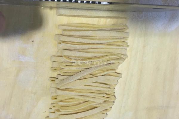 手擀面「鸡蛋面」的做法图解7