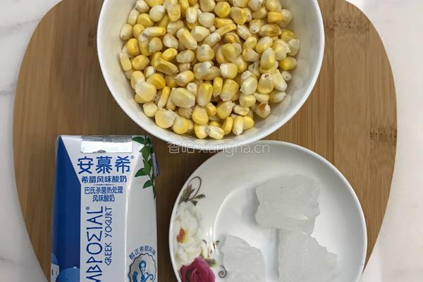 玉米奶昔的做法图解1