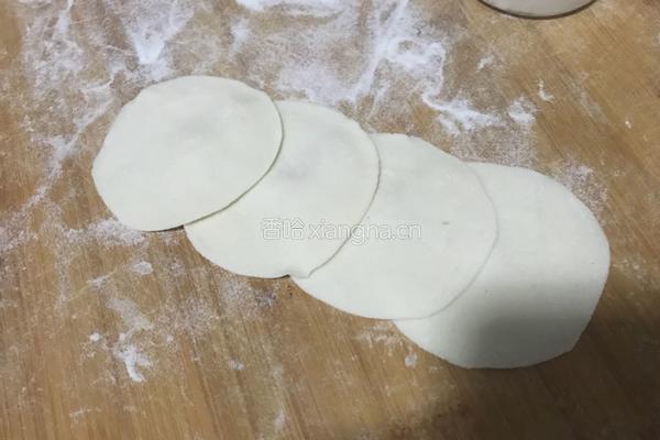 玫瑰花饺子的做法图解1