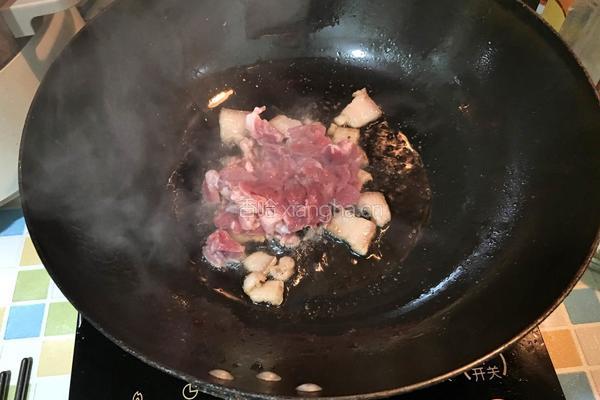 西兰花炒肉的做法图解3
