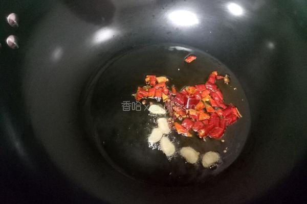 蒜苗回锅蚕豆的做法图解5