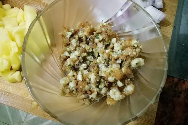 菠萝炒饭的做法图解4