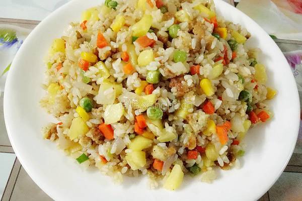 菠萝炒饭的做法图解7